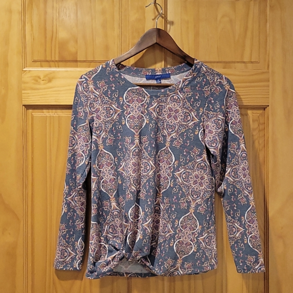 5/$10 Apt. 9 knotted long sleeve top XS